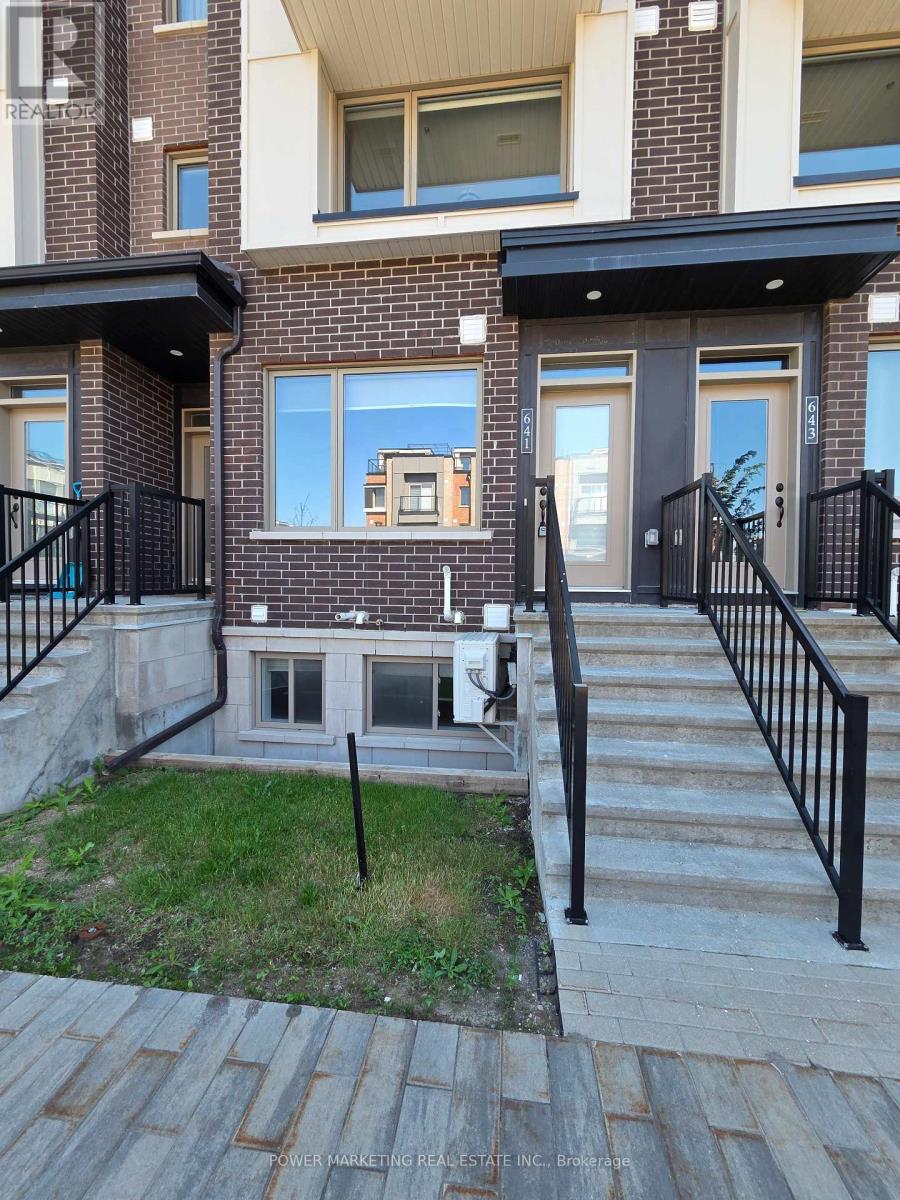 641 Makwa Private, Ottawa, Ontario K1K 5A4 - Photo 2 - X13441756