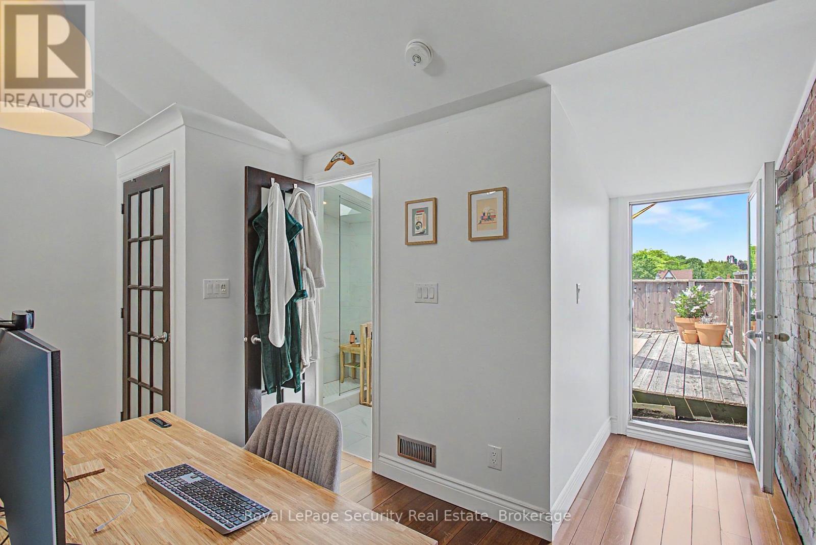 410 Manning Avenue, Toronto, Ontario  M6G 2V7 - Photo 13 - C13441718