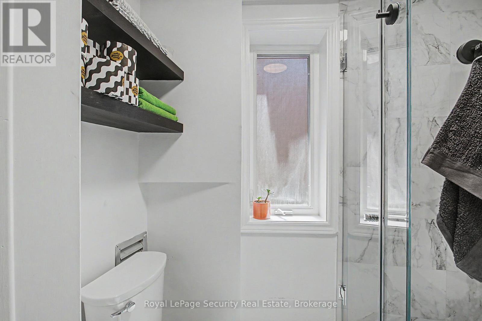 410 Manning Avenue, Toronto, Ontario  M6G 2V7 - Photo 20 - C13441718