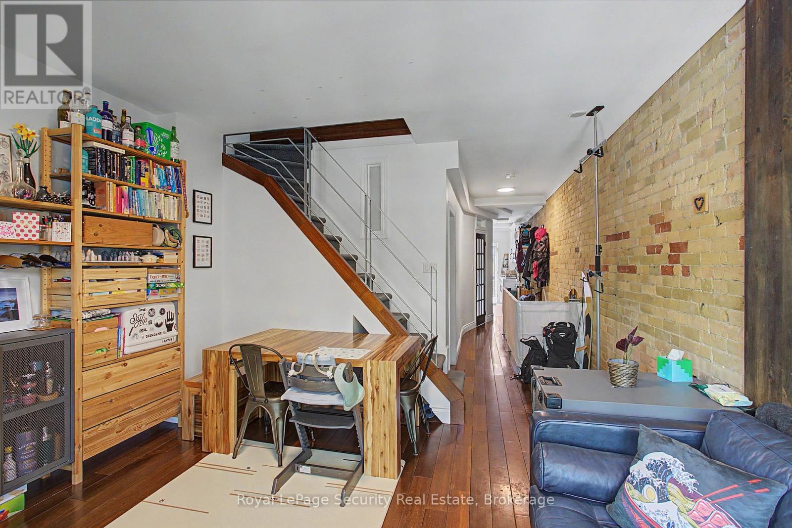 410 Manning Avenue, Toronto, Ontario  M6G 2V7 - Photo 3 - C13441718