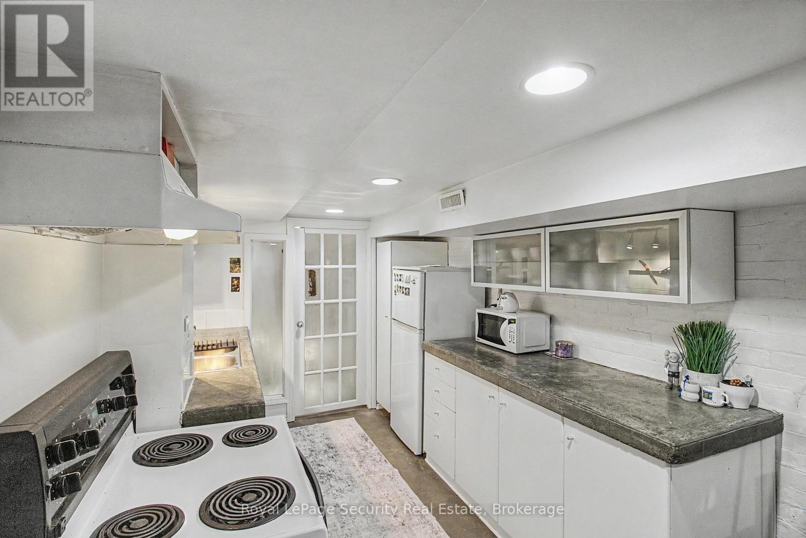 410 Manning Avenue, Toronto, Ontario  M6G 2V7 - Photo 37 - C13441718