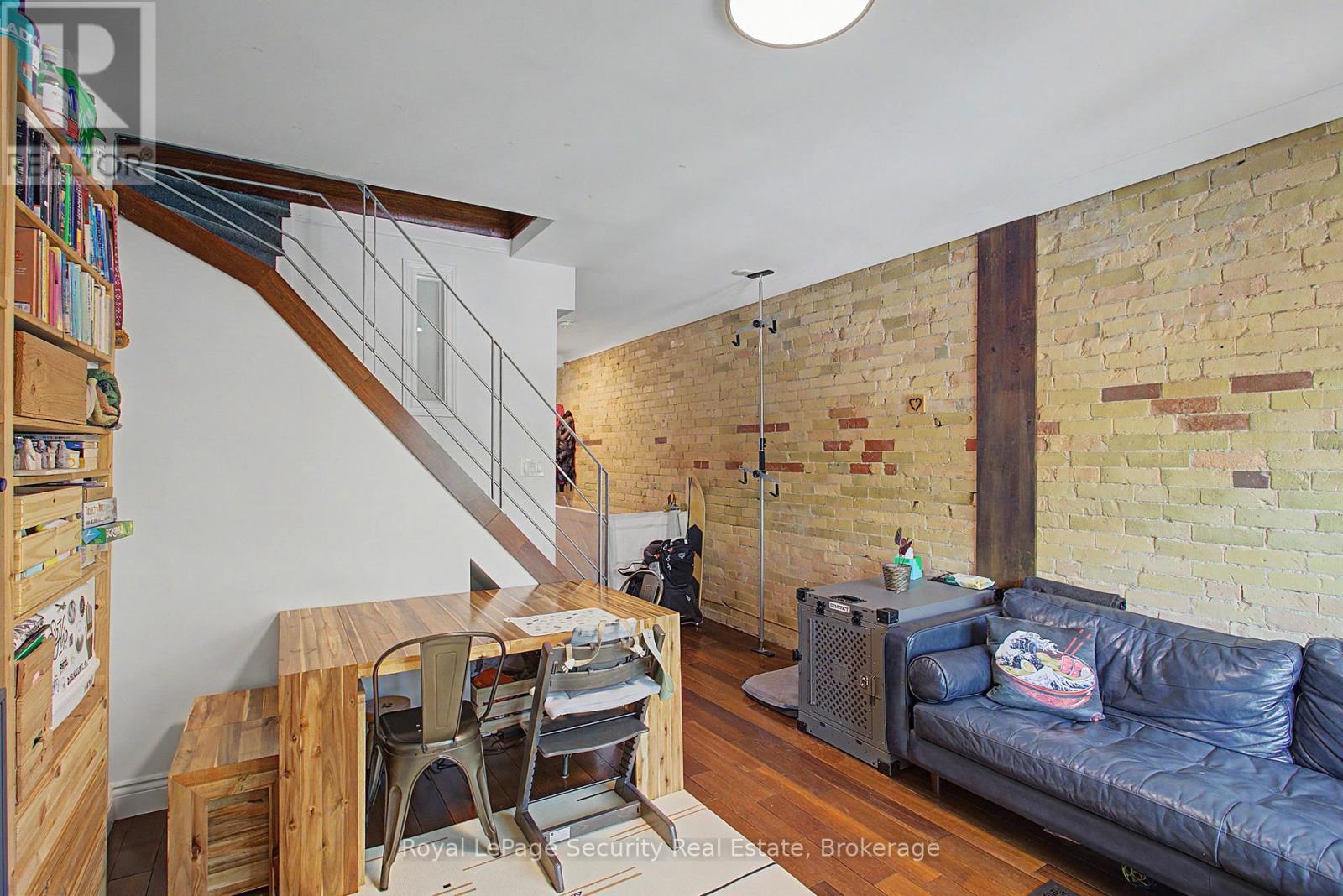 410 Manning Avenue, Toronto, Ontario  M6G 2V7 - Photo 4 - C13441718