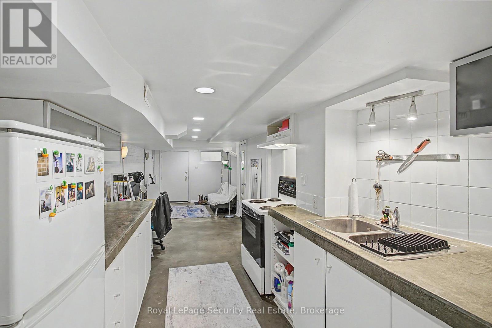 410 Manning Avenue, Toronto, Ontario  M6G 2V7 - Photo 40 - C13441718