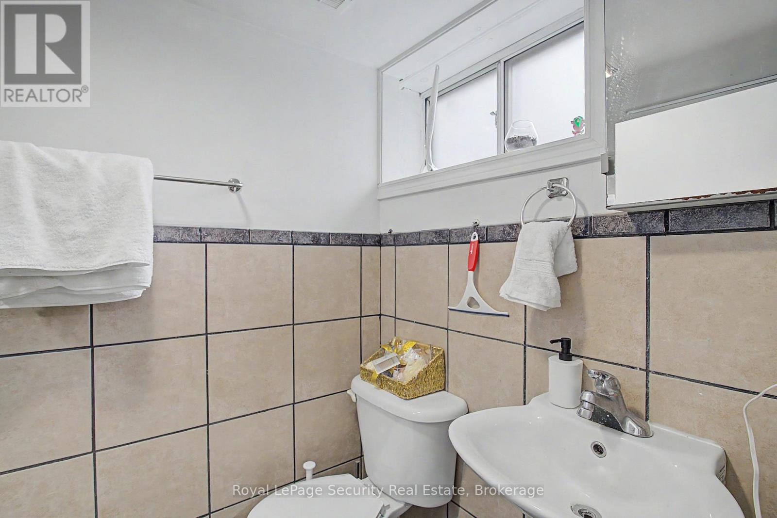 410 Manning Avenue, Toronto, Ontario  M6G 2V7 - Photo 41 - C13441718