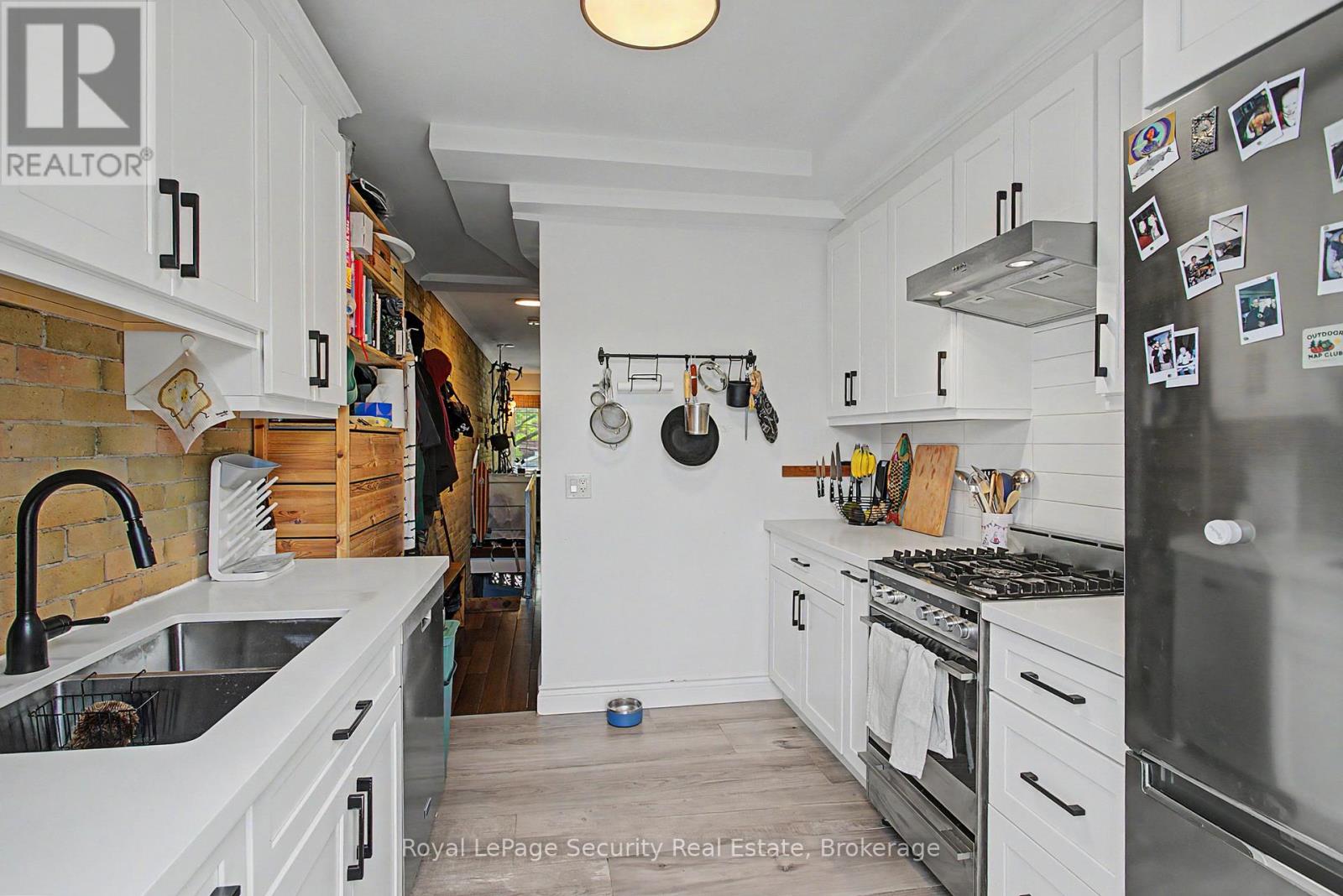 410 Manning Avenue, Toronto, Ontario  M6G 2V7 - Photo 7 - C13441718