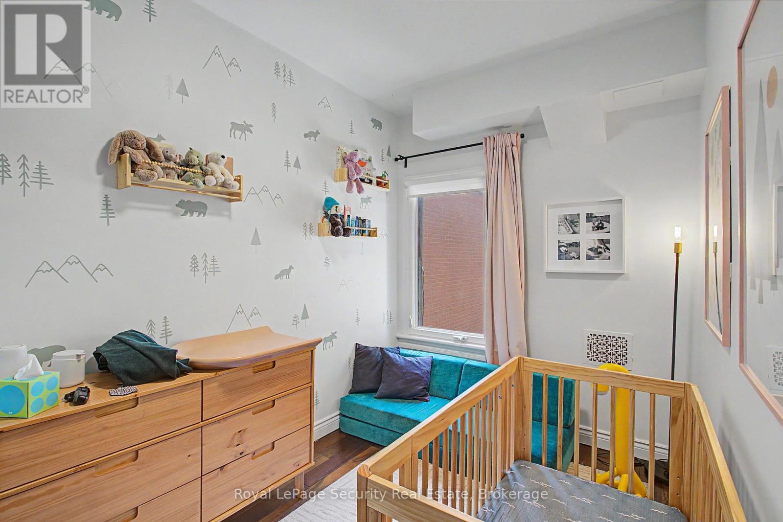410 Manning Avenue, Toronto, Ontario  M6G 2V7 - Photo 8 - C13441718