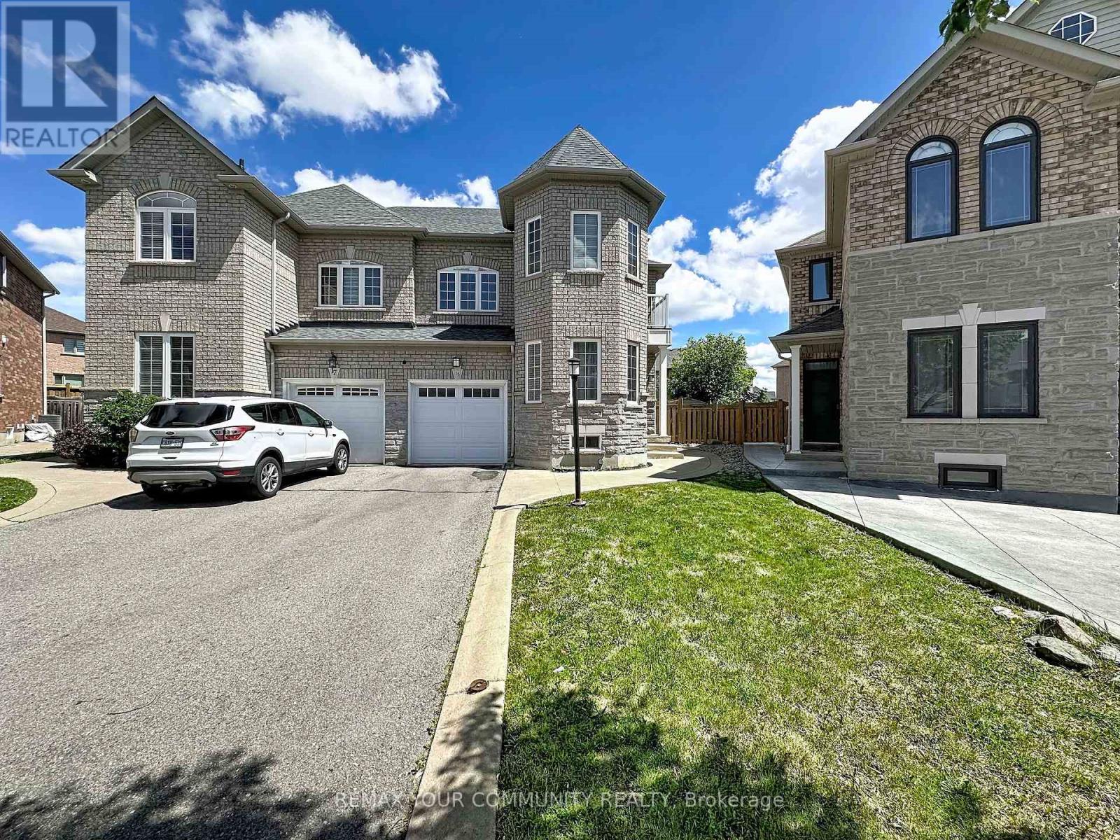 15 Bellefontaine Court, Vaughan, Ontario  L6A 4A7 - Photo 3 - N13441724