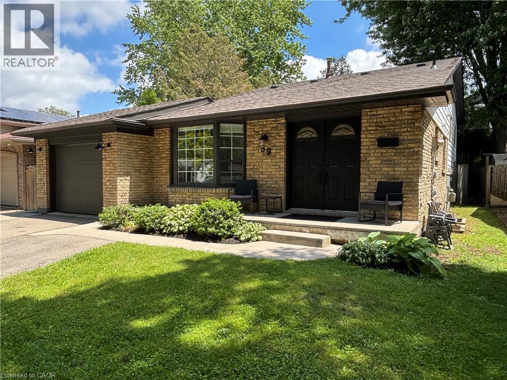 39 Forestgate Drive, Hamilton, Ontario  L9C 6A4 - Photo 2 - 40839163