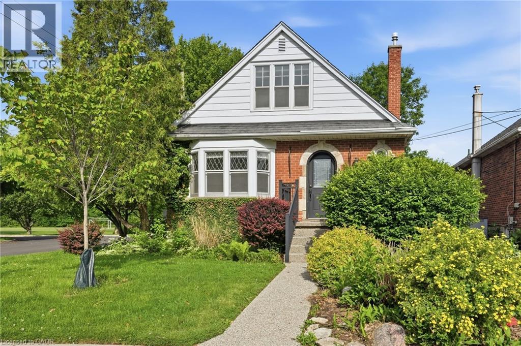 153 Parkview Drive, Hamilton, Ontario  L8S 3Y4 - Photo 2 - 40839578