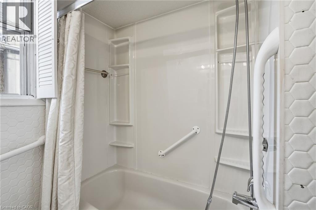 153 Parkview Drive, Hamilton, Ontario  L8S 3Y4 - Photo 12 - 40839578