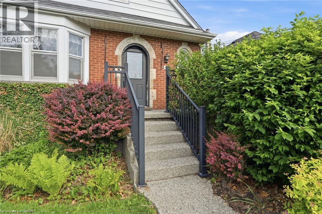 153 Parkview Drive, Hamilton, Ontario  L8S 3Y4 - Photo 4 - 40839578