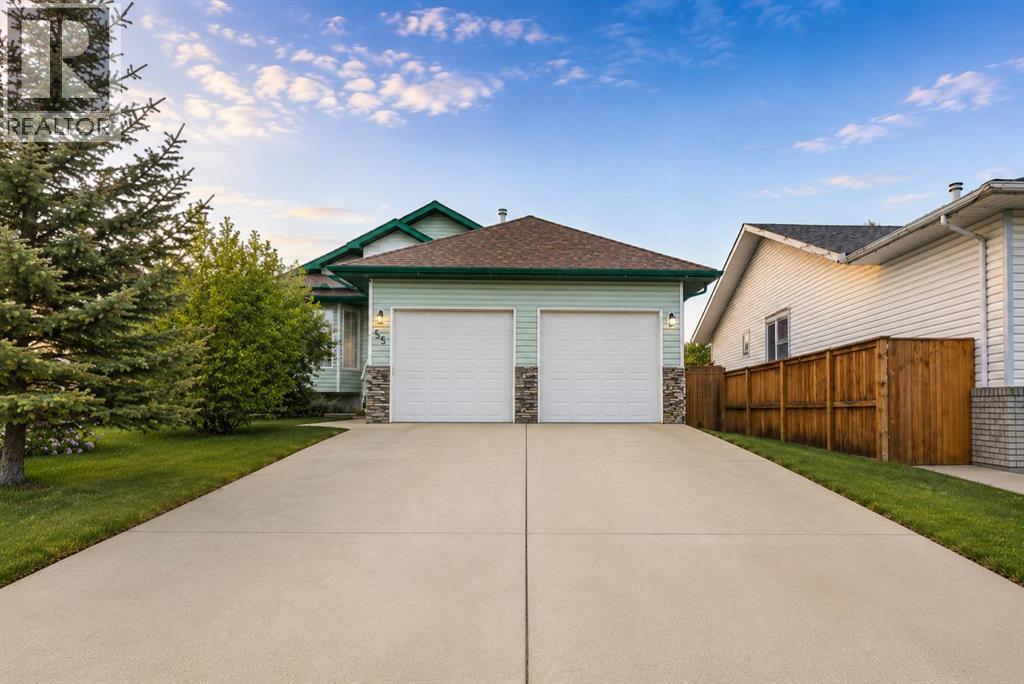 35 Maple Walk, Crossfield, Alberta