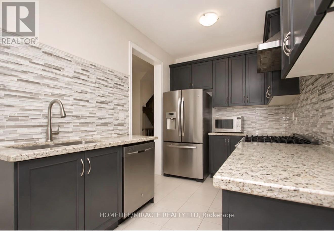 16 Ebury Drive, Brampton, Ontario  L6X 5M7 - Photo 3 - W13441726
