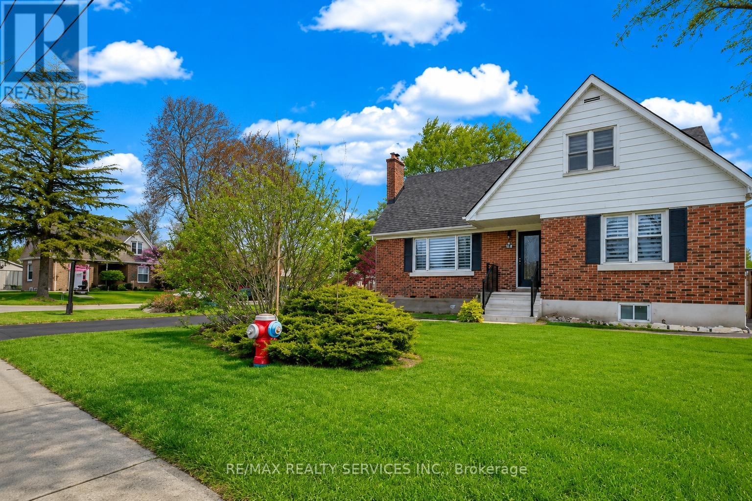 21 GREGORY STREET, Brampton, Ontario