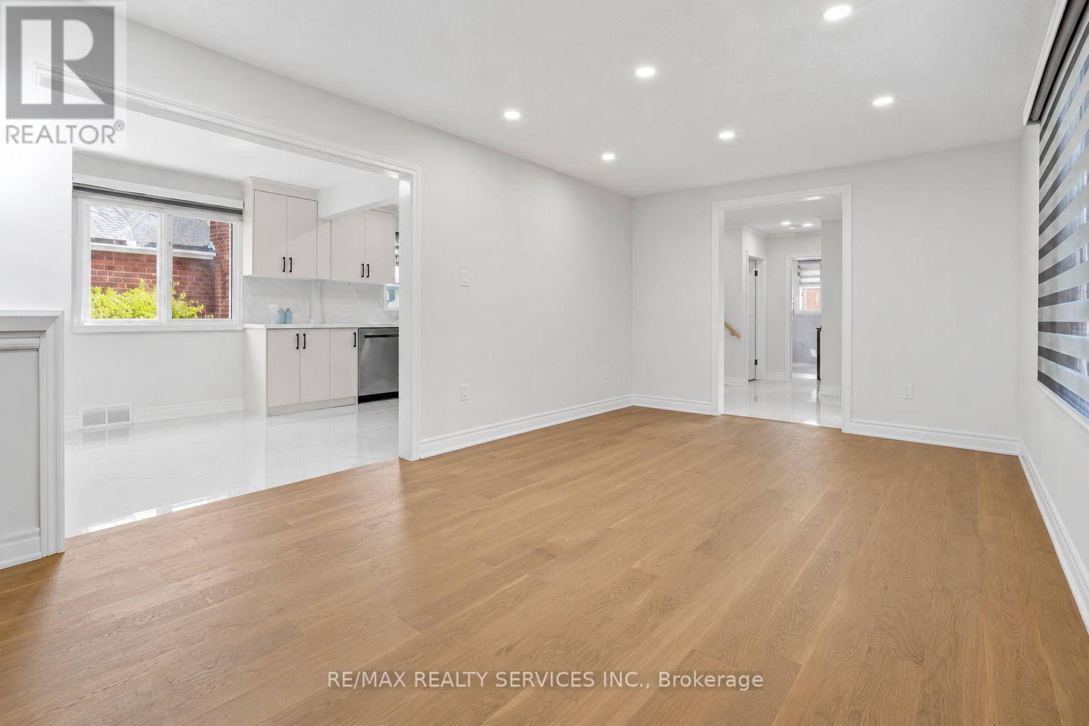 21 Gregory Street, Brampton, Ontario  L6Y 1G2 - Photo 5 - W13441748