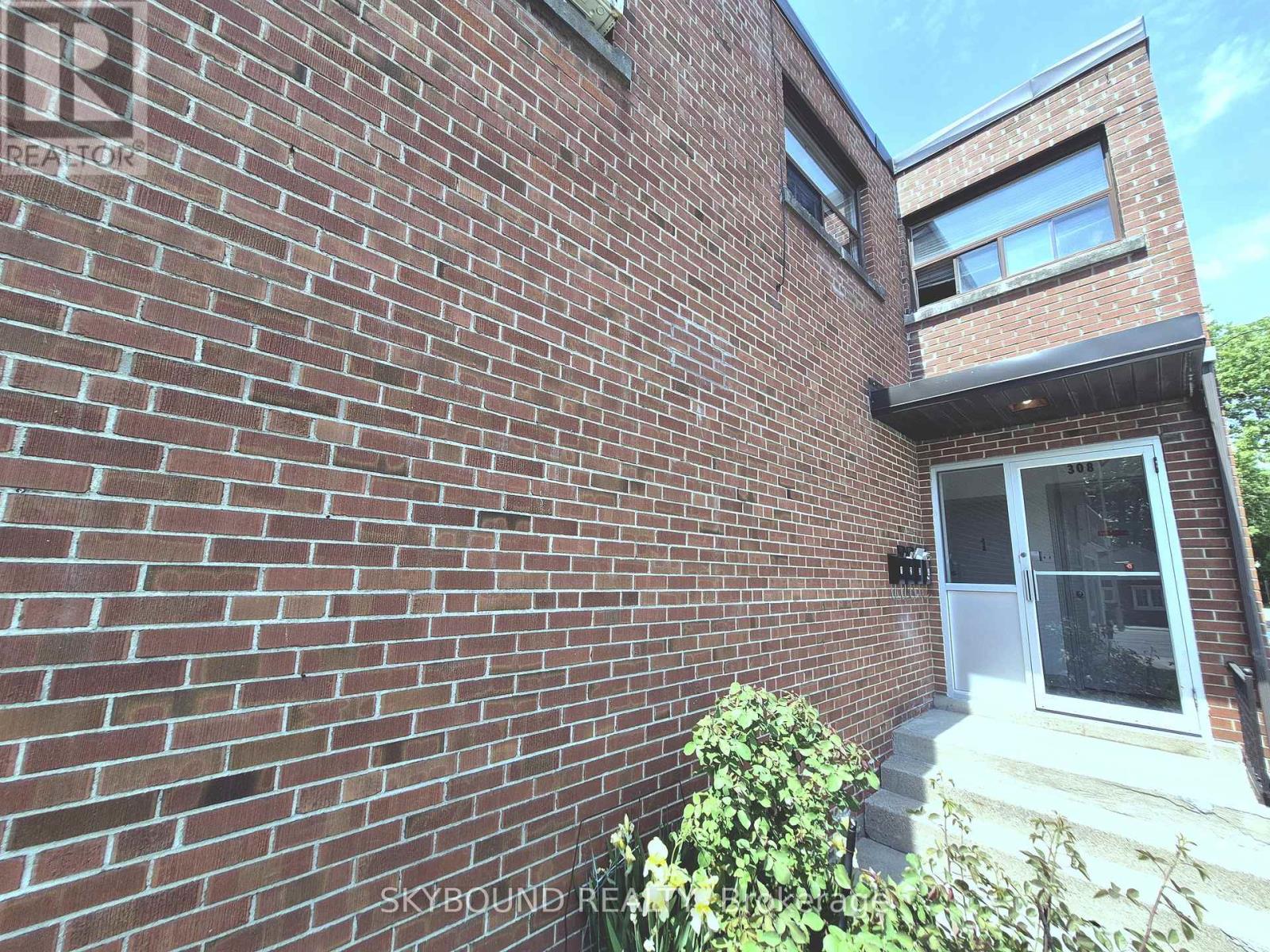 3 - 308 Lakeshore Road W, Mississauga, Ontario  L5H 1G8 - Photo 2 - W13441766