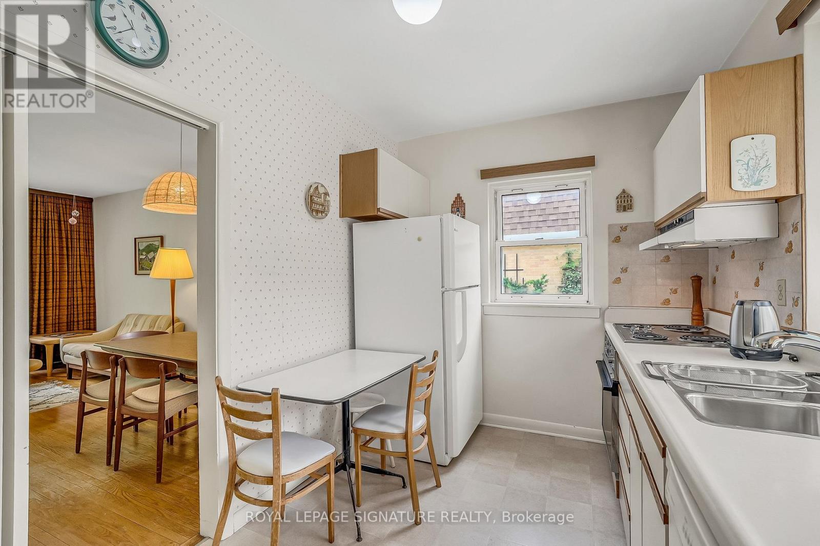 34 Addison Crescent, Toronto, Ontario  M3B 1K8 - Photo 8 - C13418418