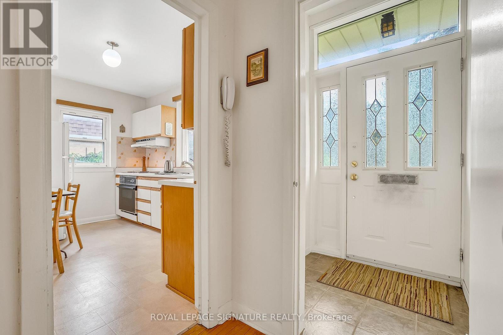 34 Addison Crescent, Toronto, Ontario  M3B 1K8 - Photo 6 - C13418418