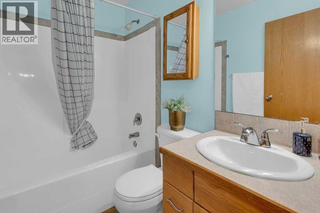 116 West Terrace Point, Cochrane, Alberta  T4C 1R6 - Photo 30 - A2320830