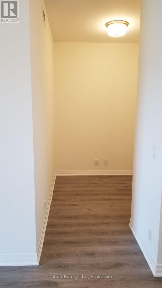 220 - 128 Grovewood Common, Oakville, Ontario  L6H 0X3 - Photo 10 - W13441816