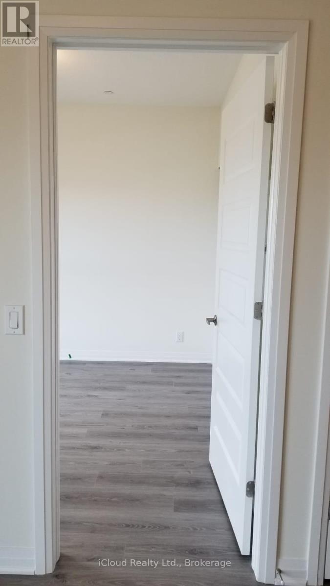 220 - 128 Grovewood Common, Oakville, Ontario  L6H 0X3 - Photo 13 - W13441816