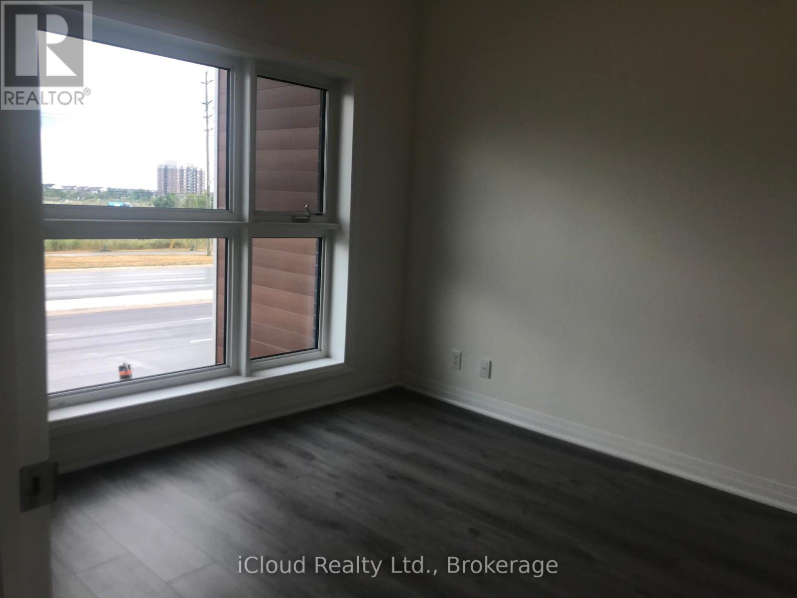 220 - 128 Grovewood Common, Oakville, Ontario  L6H 0X3 - Photo 14 - W13441816