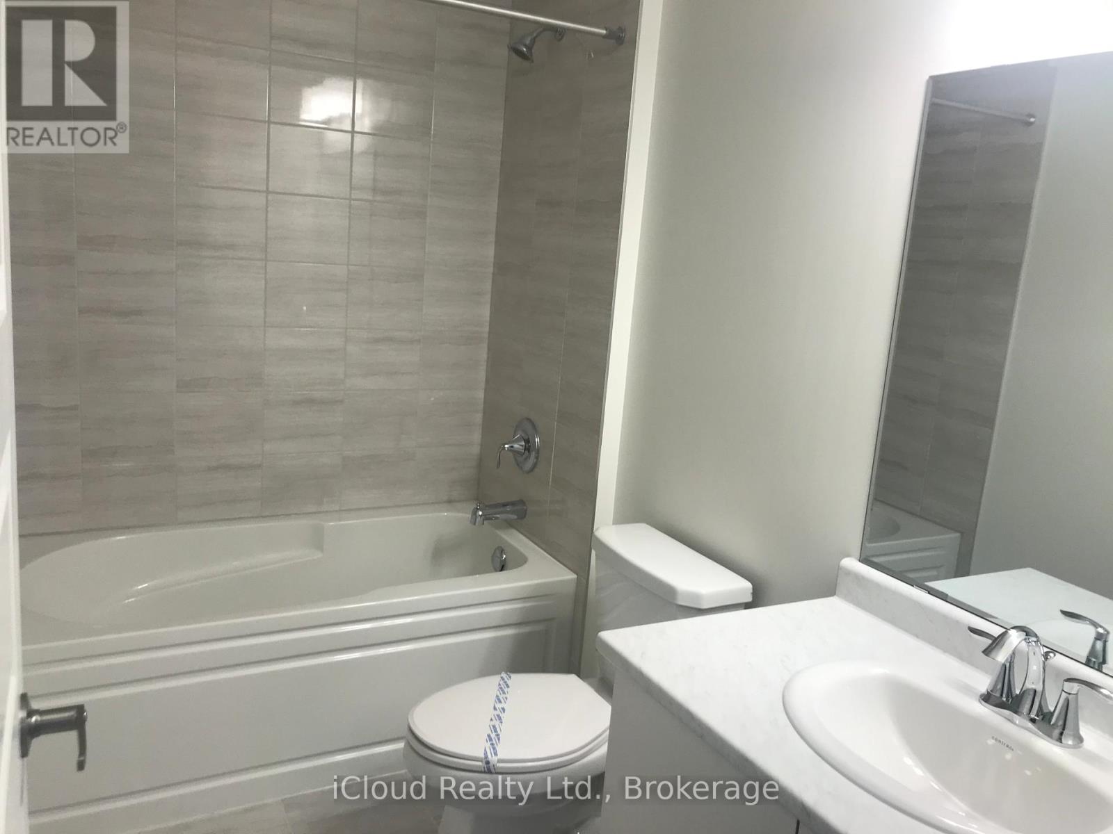 220 - 128 Grovewood Common, Oakville, Ontario  L6H 0X3 - Photo 16 - W13441816