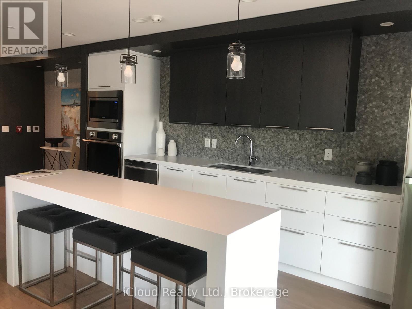 220 - 128 Grovewood Common, Oakville, Ontario  L6H 0X3 - Photo 24 - W13441816