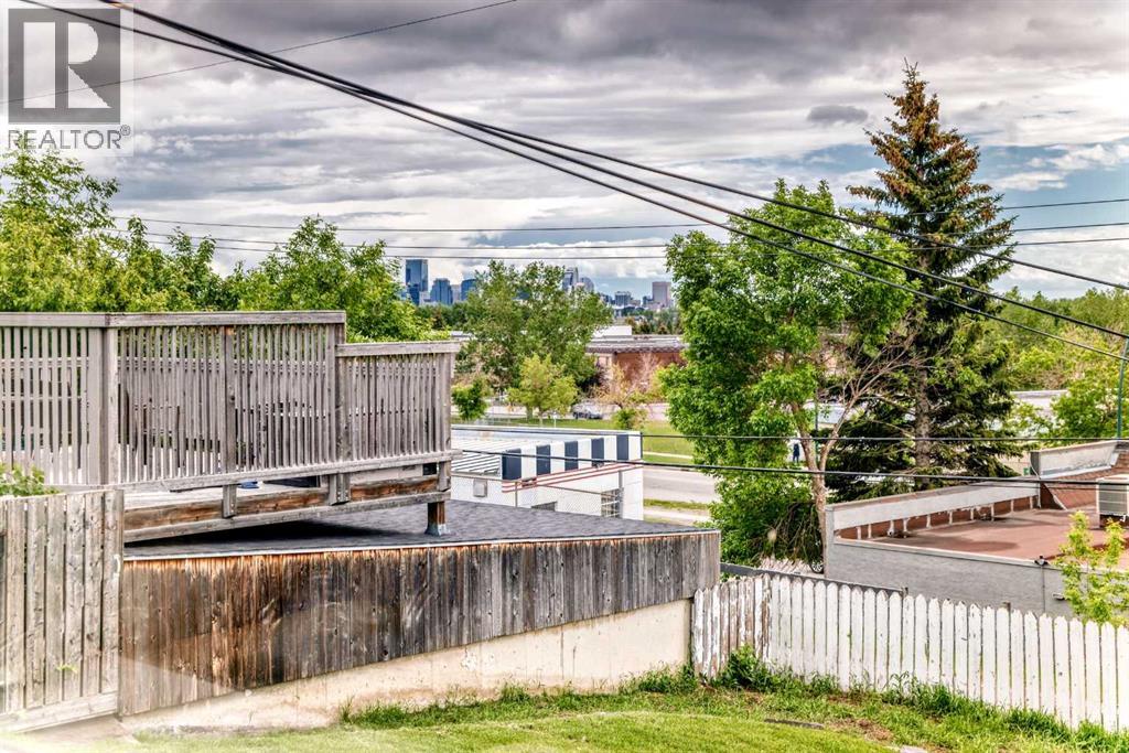 35 Collingwood Place Nw, Calgary, Alberta  T2L 0R1 - Photo 5 - A2320906