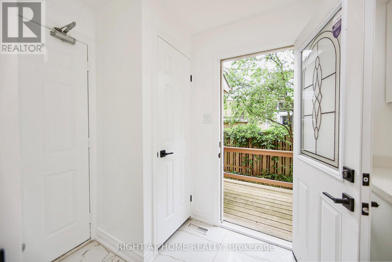 89 Yonge Boulevard NW, Toronto, Ontario  M5M 3G8 - Photo 14 - C13441868
