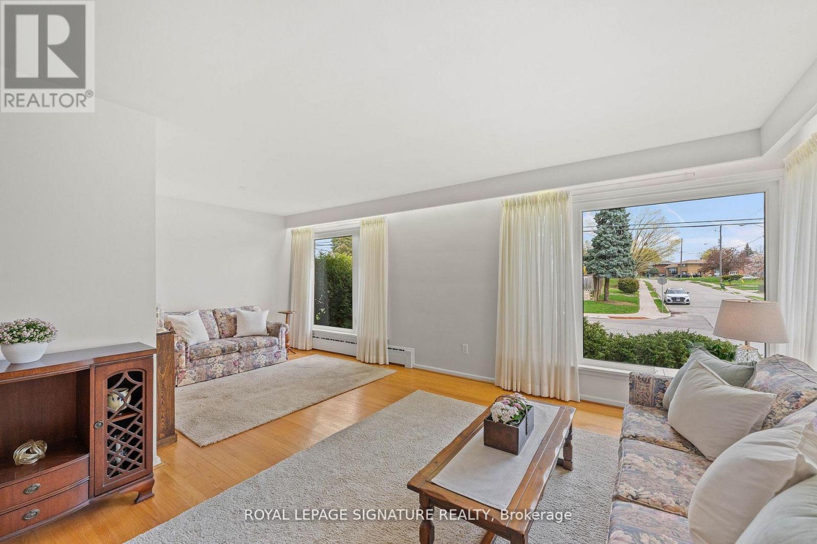 16 Shrewsbury Square, Toronto, Ontario  M1T 1L2 - Photo 13 - E13441858
