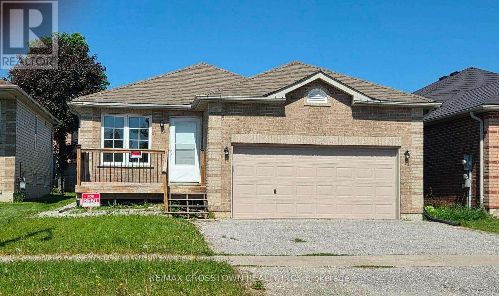 22 LARKIN DRIVE, Barrie, Ontario