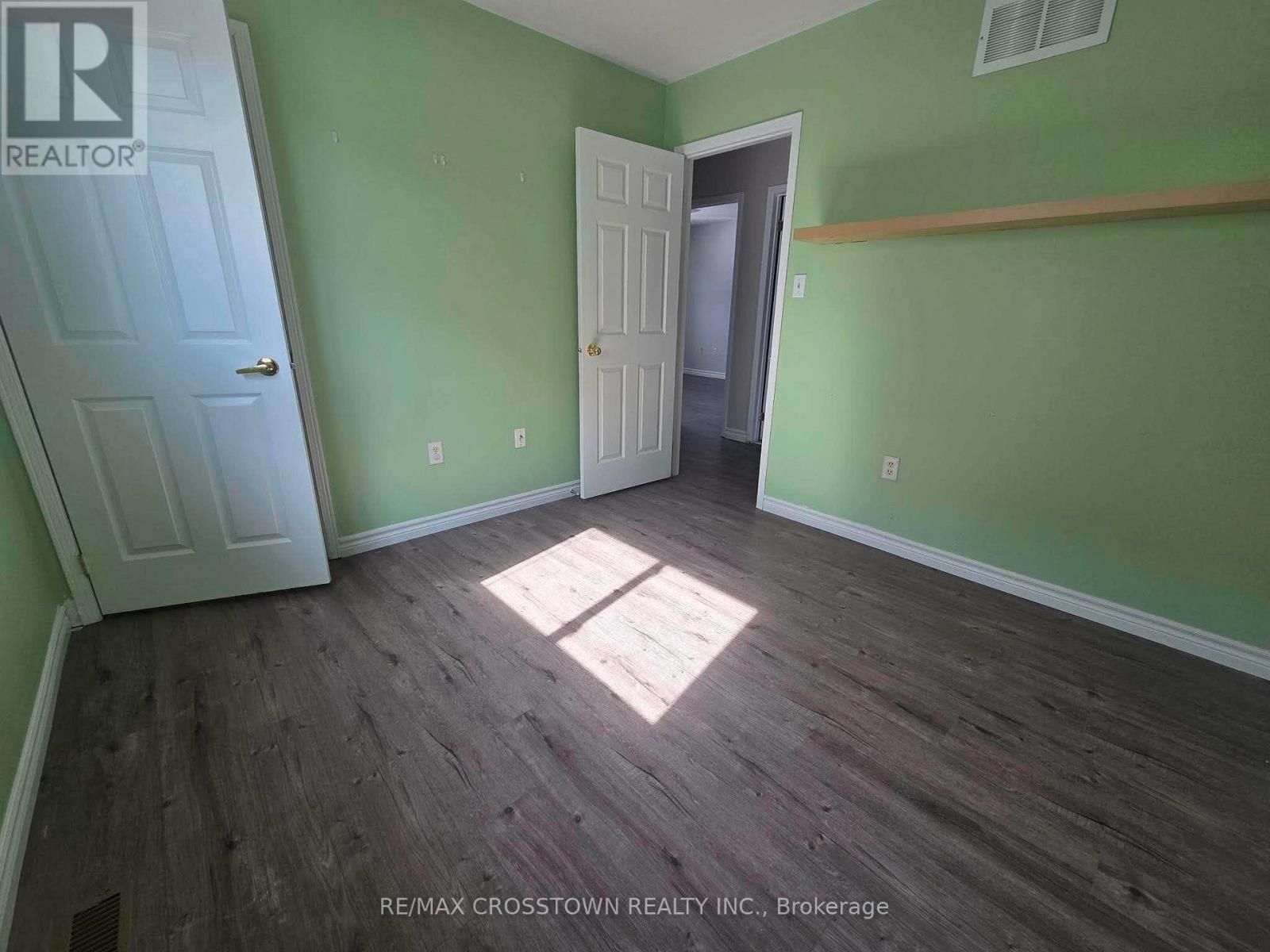 22 Larkin Drive, Barrie, Ontario  L4M 7A9 - Photo 10 - S13441866