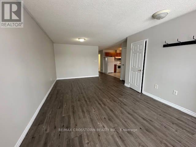 22 Larkin Drive, Barrie, Ontario  L4M 7A9 - Photo 2 - S13441866
