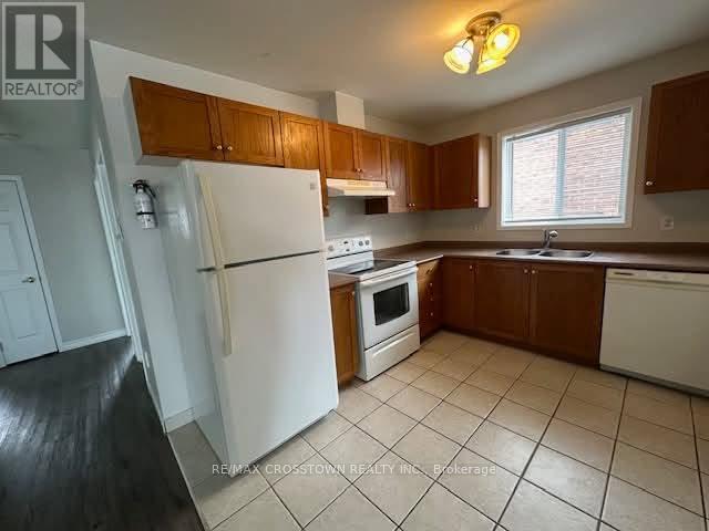 22 Larkin Drive, Barrie, Ontario  L4M 7A9 - Photo 5 - S13441866