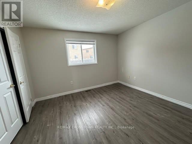 22 Larkin Drive, Barrie, Ontario  L4M 7A9 - Photo 6 - S13441866