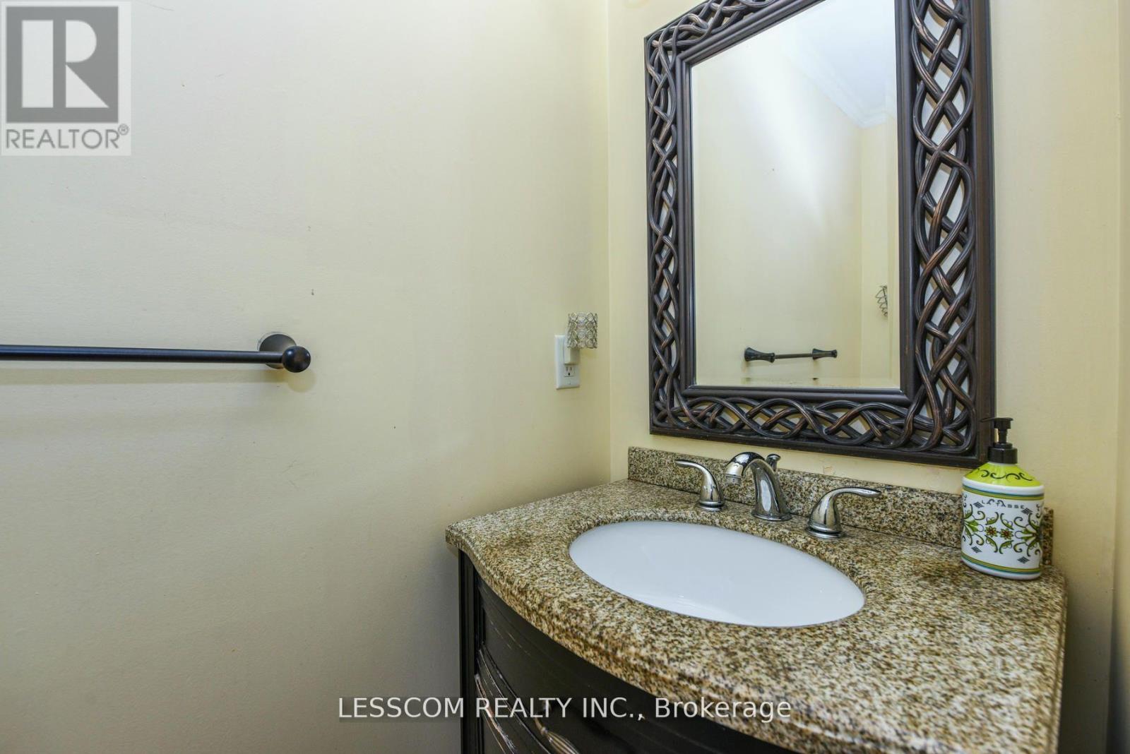 30 Fairhill Avenue, Brampton, Ontario  L7A 2E7 - Photo 14 - W13441822