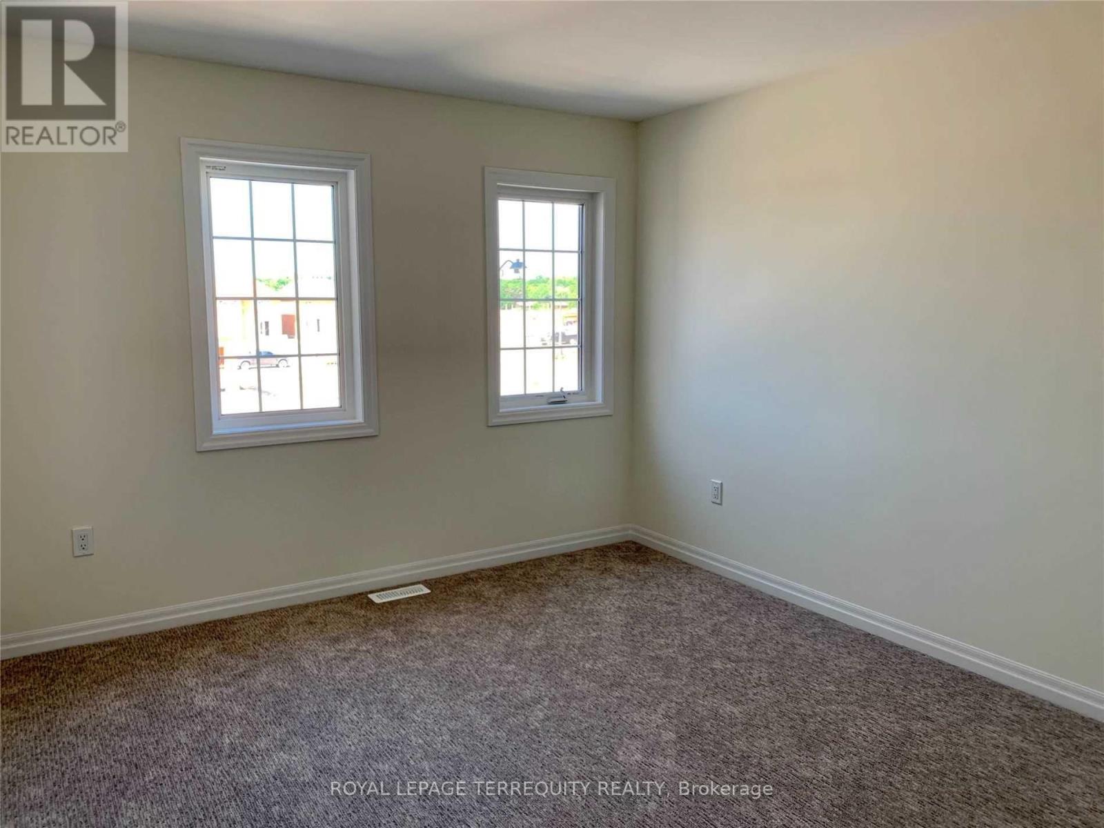 3321 Vernon Powell Drive, Oakville, Ontario  L6H 0Y4 - Photo 12 - W13441872
