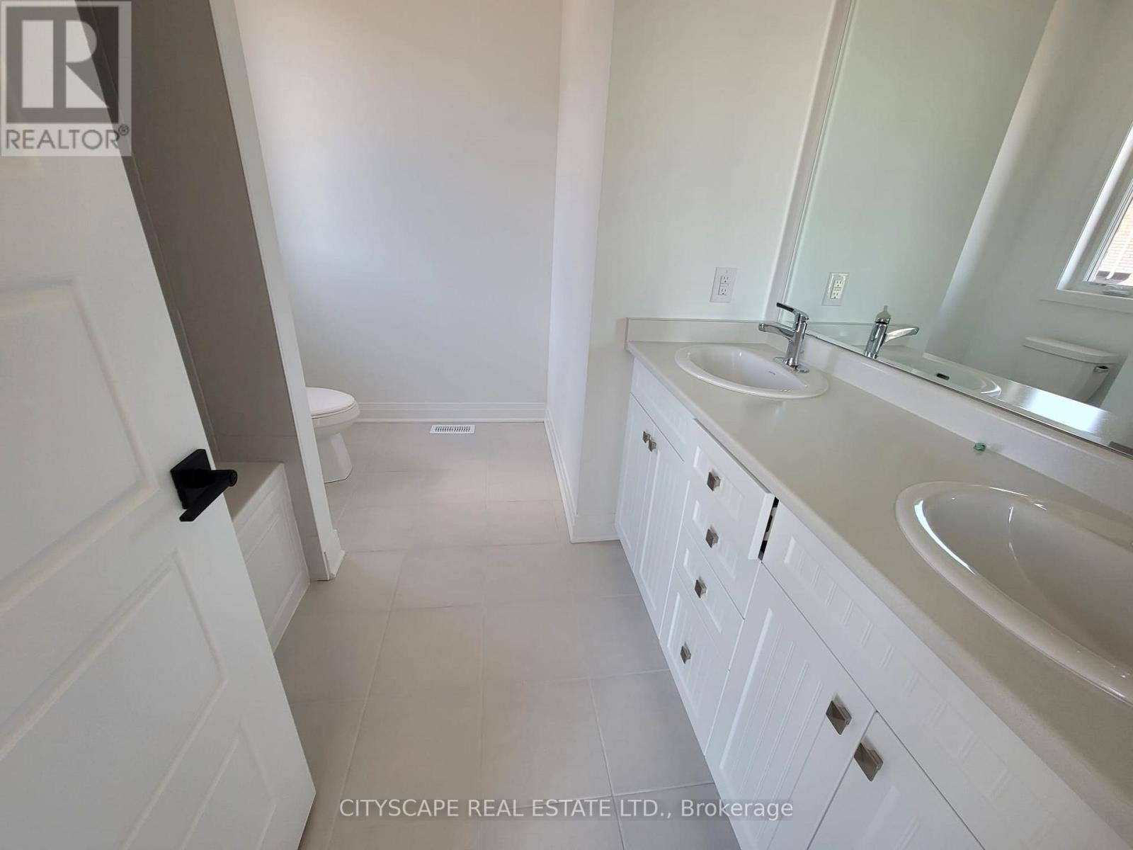 493 Boyd Lane, Milton, Ontario  L9T 2X5 - Photo 4 - W13441884