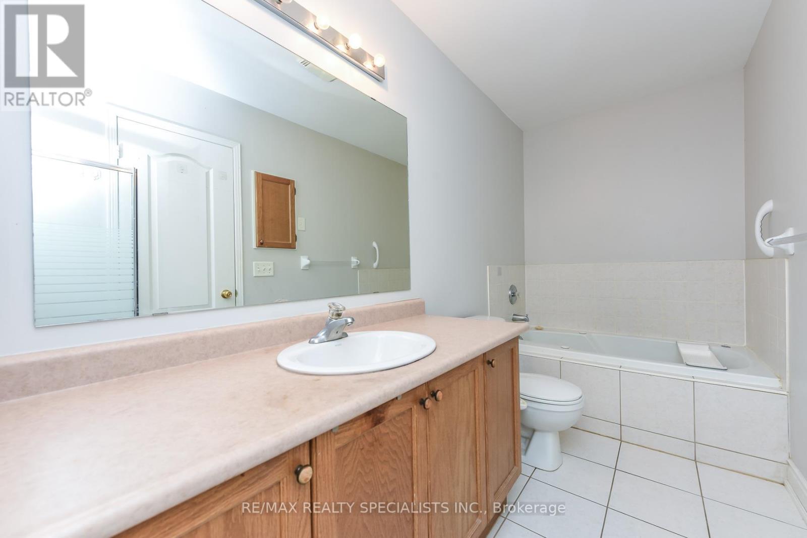 27 Rotunda Street, Brampton, Ontario  L6X 5E5 - Photo 24 - W13441898