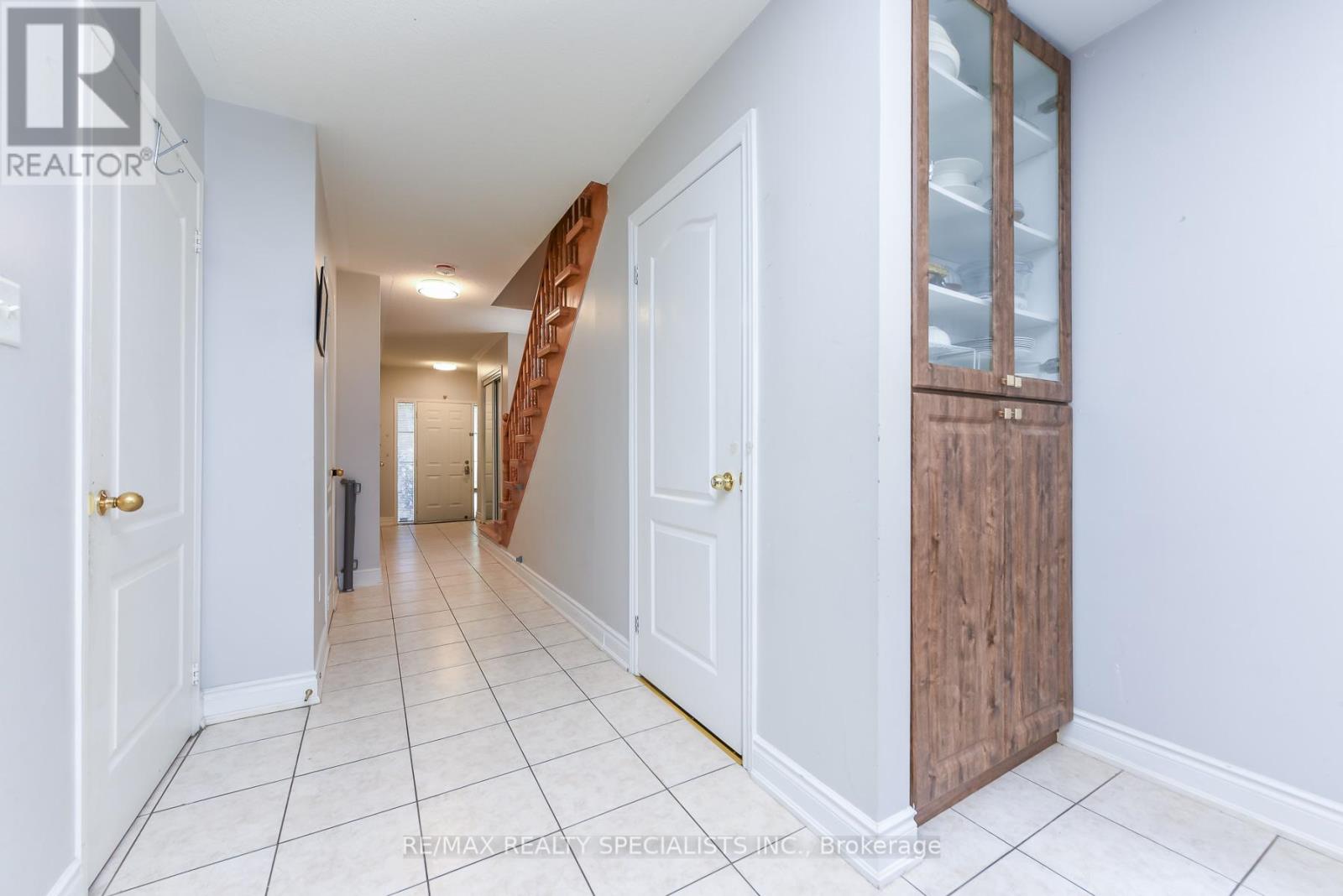 27 Rotunda Street, Brampton, Ontario  L6X 5E5 - Photo 4 - W13441898