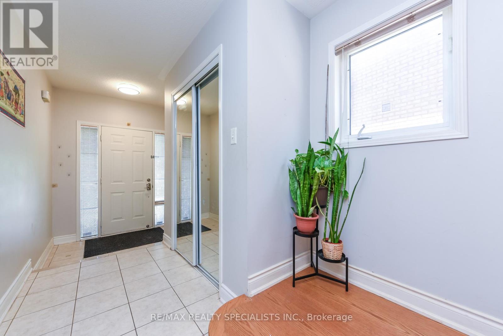 27 Rotunda Street, Brampton, Ontario  L6X 5E5 - Photo 5 - W13441898