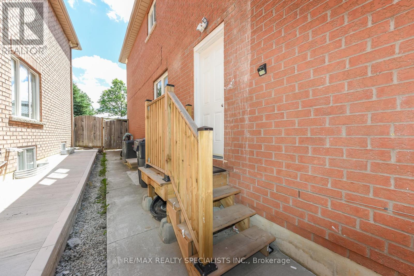 27 Rotunda Street, Brampton, Ontario  L6X 5E5 - Photo 50 - W13441898