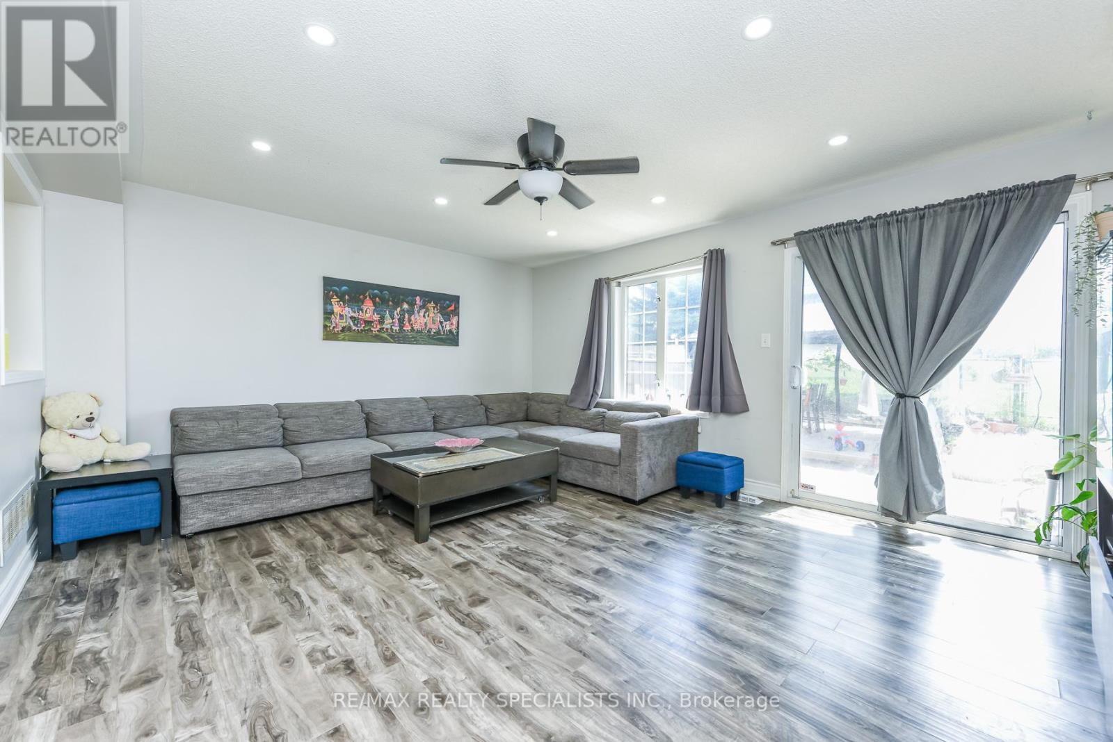 27 Rotunda Street, Brampton, Ontario  L6X 5E5 - Photo 7 - W13441898