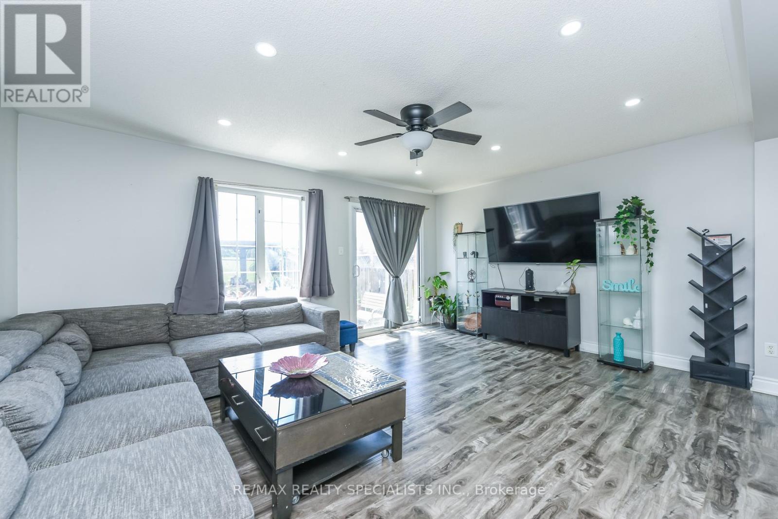 27 Rotunda Street, Brampton, Ontario  L6X 5E5 - Photo 8 - W13441898