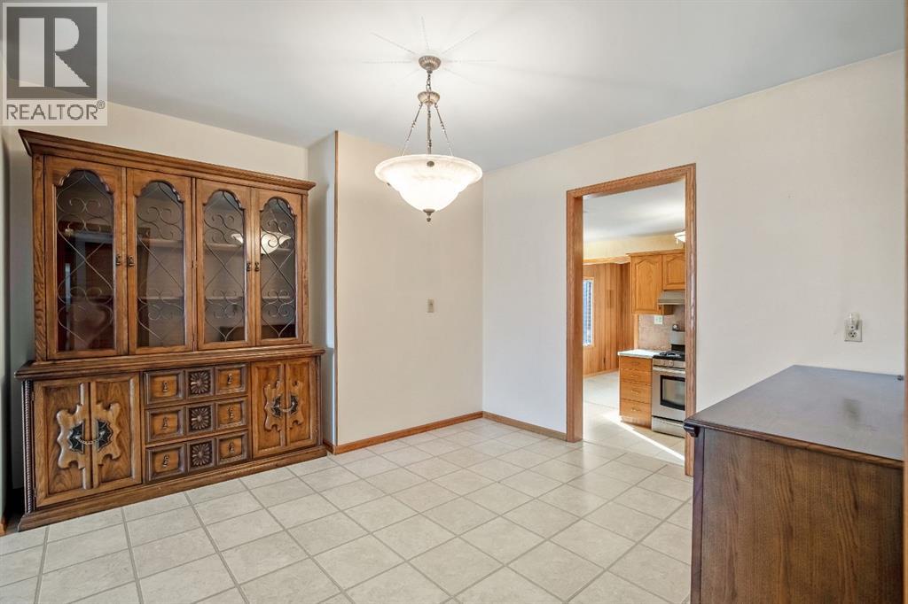 47 Montrose Crescent Ne, Calgary, Alberta  T3E 5P3 - Photo 9 - A2318378
