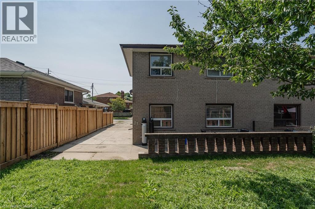 208 Giltspur Drive, Toronto, Ontario  M3L 1N5 - Photo 22 - 40839305