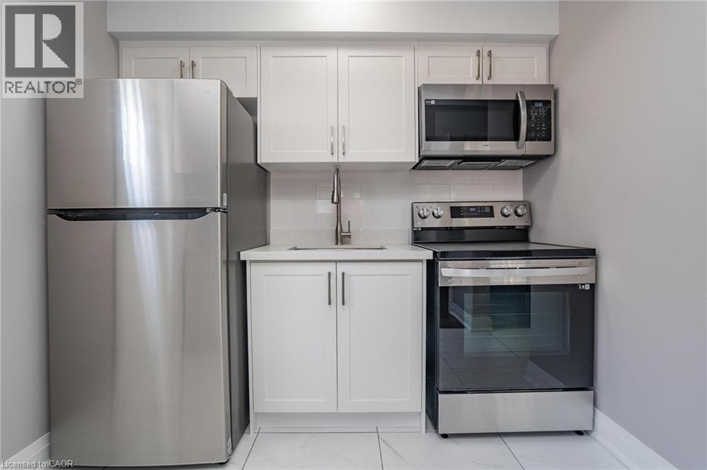 208 Giltspur Drive, Toronto, Ontario  M3L 1N5 - Photo 4 - 40839305