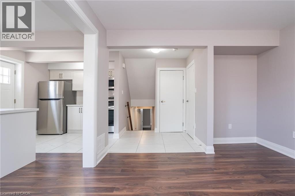 208 Giltspur Drive, Toronto, Ontario  M3L 1N5 - Photo 9 - 40839305