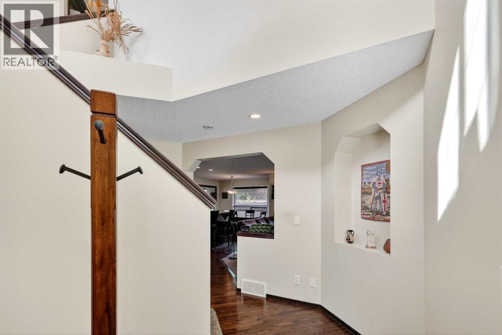 490 New Brighton Drive Se, Calgary, Alberta  T2Z 0K1 - Photo 4 - A2318773